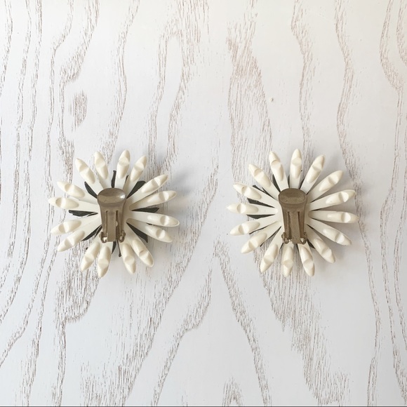 Floral Earrings || Black & White Floral Statement - Picture 2 of 5